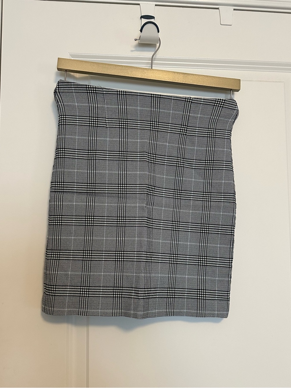 Dynamite Plaid Pencil Skirt